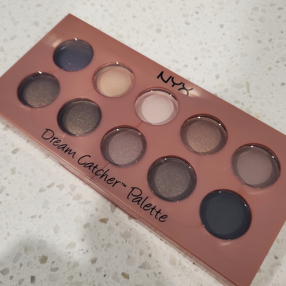 NEW NYX - Dream Catcher Eyeshadow Palette